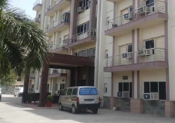 Nalanda Boys PG Dankaur With AC